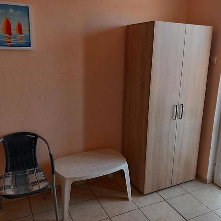 מלון רזובו Къща За Гости Семейство Маврови מראה חיצוני תמונה
